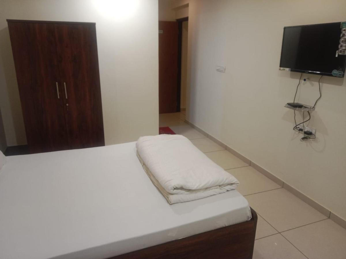 Hotel Shreeji'S Gandhinagar Eksteriør billede