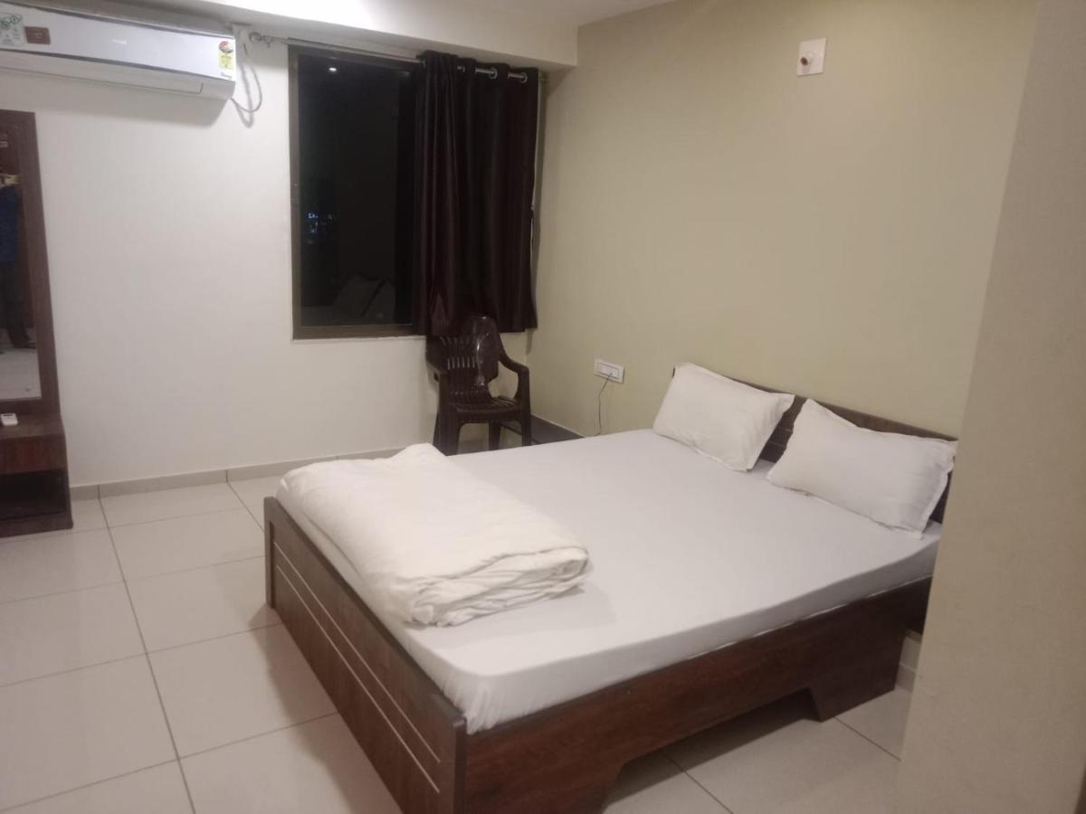 Hotel Shreeji'S Gandhinagar Eksteriør billede