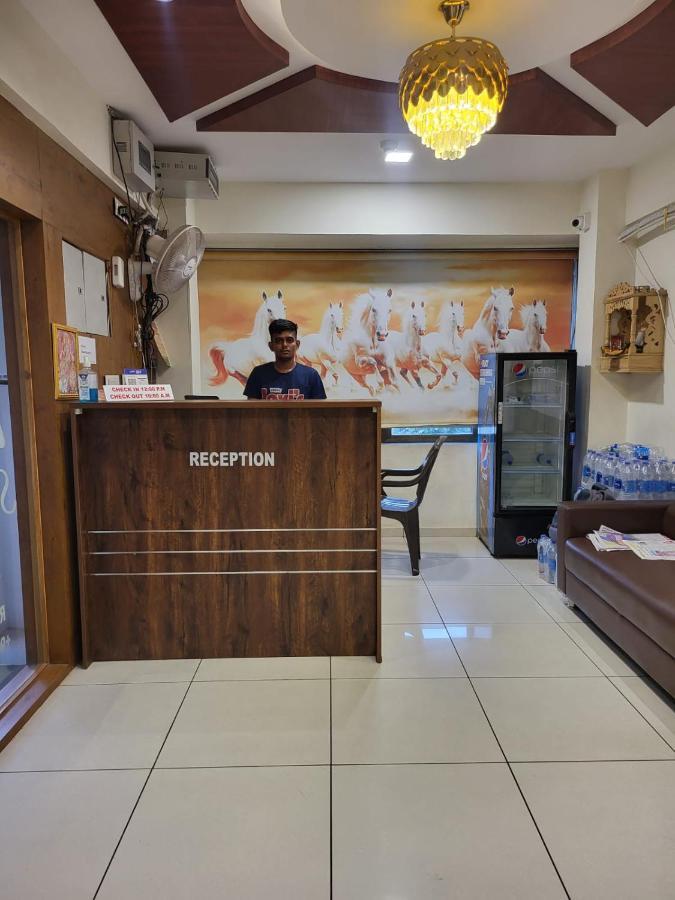 Hotel Shreeji'S Gandhinagar Eksteriør billede